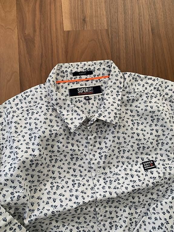 Camicie: 2 Hemden von Superdry M slim fit – Usato da Zürich venduto da evas16 1
