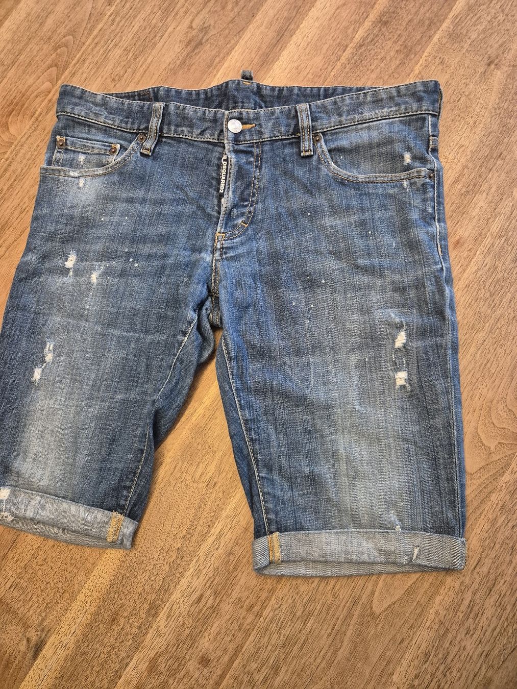 Dsquared2 Jeans: Shorts von Dsquared2  – Usato da Weesen venduto da sch_cs6t