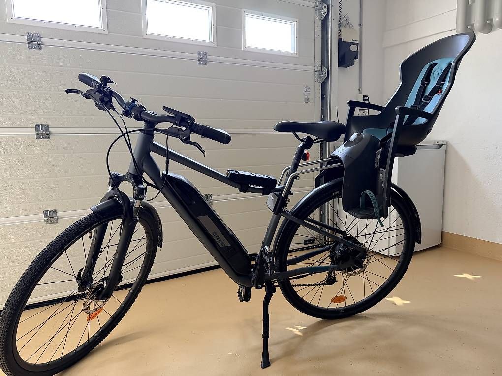 Biciclette: Vélo électrique Décathlon Riverside 500 E + siège Bébé Hamax – Usato da Mont-sur-Lausanne venduto da jer_2gb9