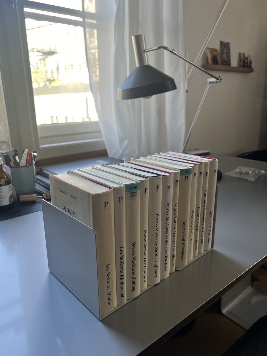 USM Autres décorations & accessoires: USM Haller Bücherstütze magnetisch – D'occasion à Luzern par B-R 1