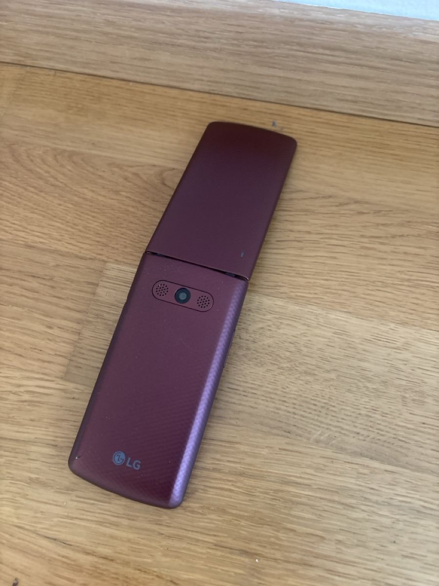 LG Telefoni cellulari / Smartphones: LG Smart Folder X100S - Unlocked - Android 7.1.2 Flip Smartp – Usato da Bern venduto da thi_9gyw 1
