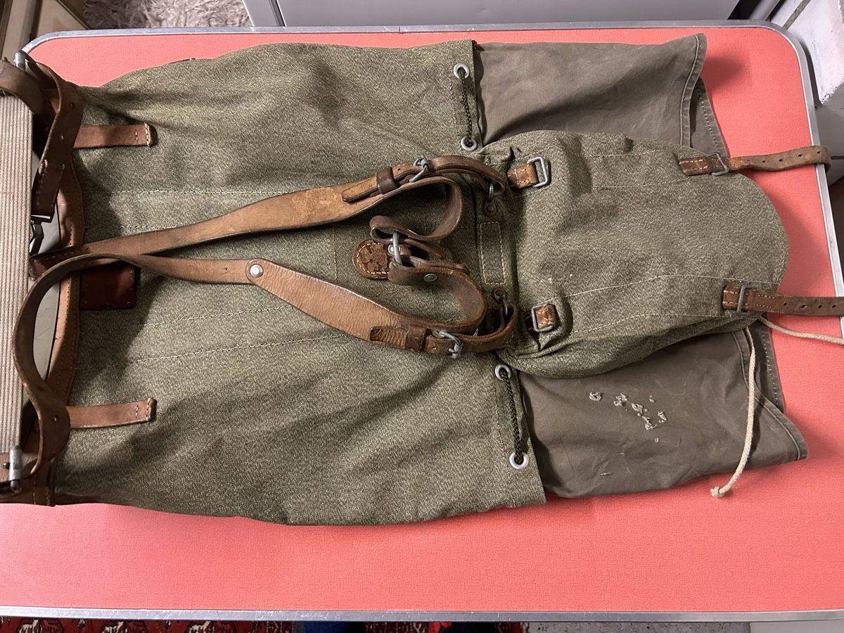 Schweizer Armee Rucksäcke: Armeerucksack, Schweizer Militär, Vintage! – Gebraucht aus Lanzenhäusern von vic63 9