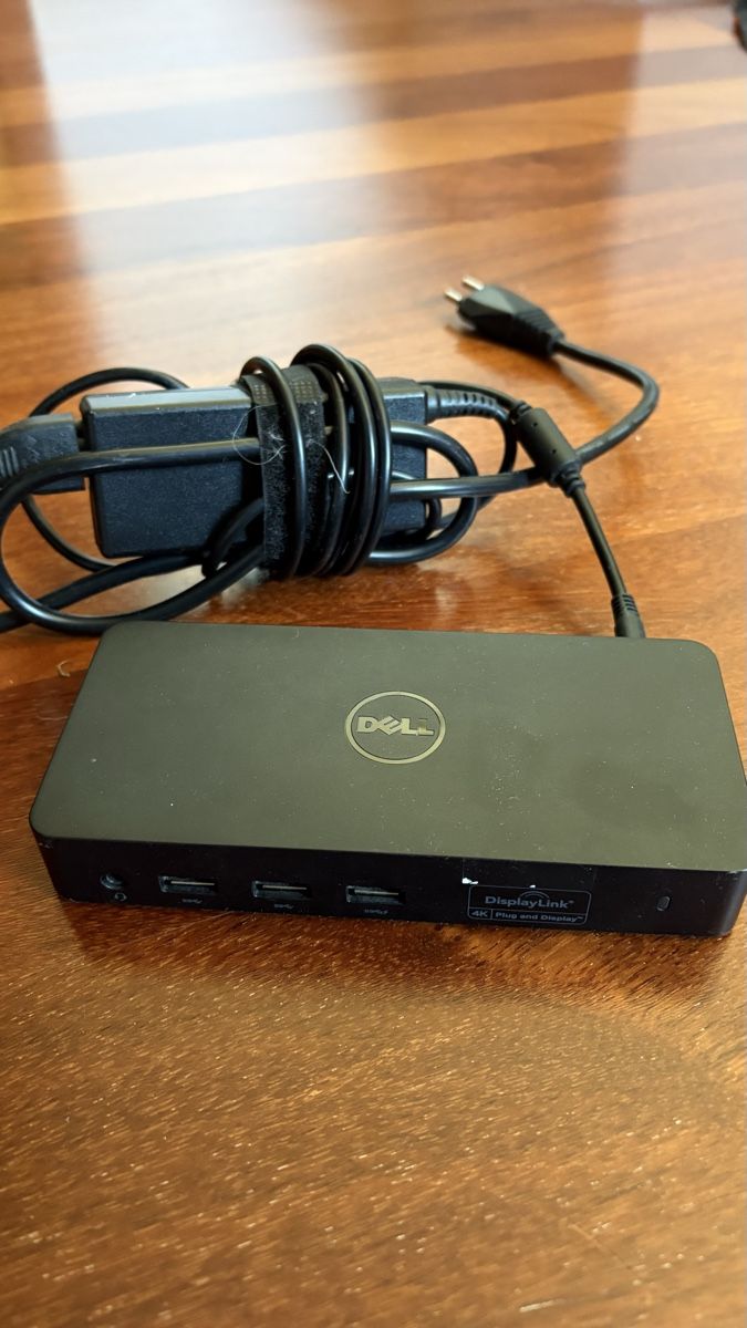 Dell Docking station: Docking Station Dell D3100 USB 3.0 – Usato da Zürich venduto da Menino