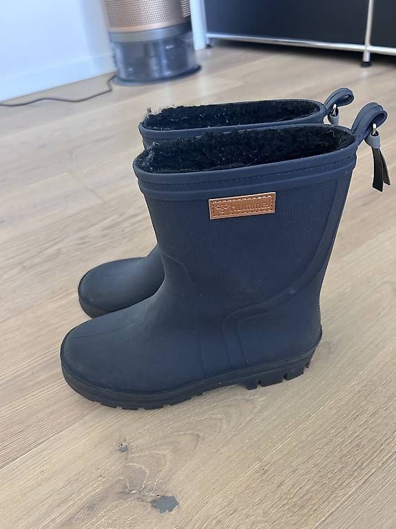 Chaussures garçon: Gefütterte Gummistiefel Hummel 34 – D'occasion à Männedorf par Brunei03 1