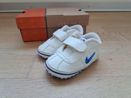 neue süsse Nike Baby-Sneaker, Gr. 18.5 mit Velcro-Verschluss