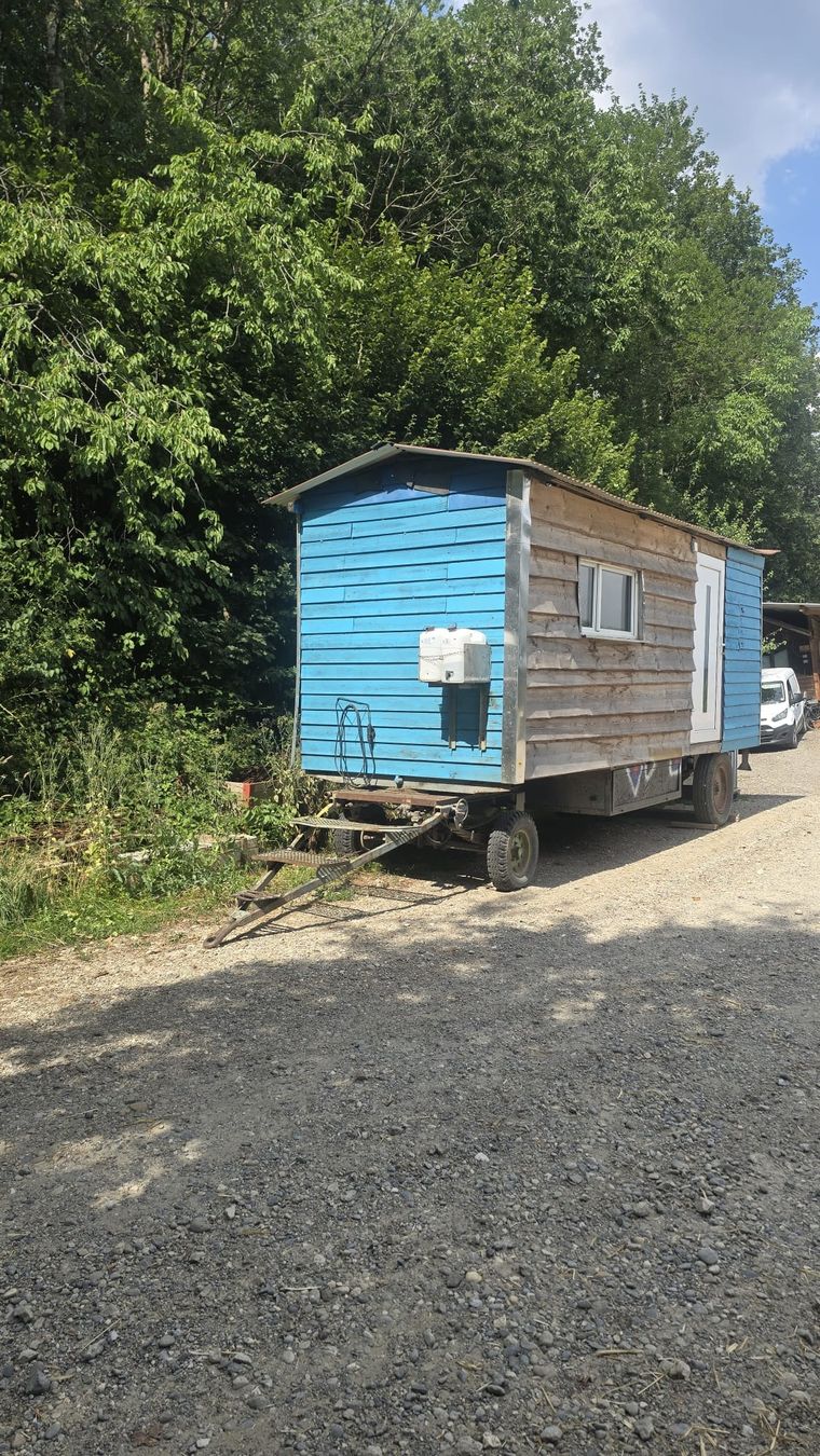 Anhänger: schlafwagen/bauwagen – Gebraucht aus Oberdorf SO von luk_9d92