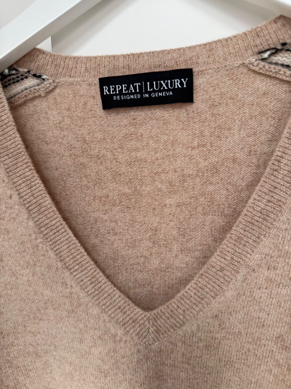 Repeat Maglioni & Felpe: Damen Pullover beige, one size, kurzarm  V-Ausschnitt neu – Nuovo (secondo la descrizione) da St-Sulpice VD venduto da Nnie 5