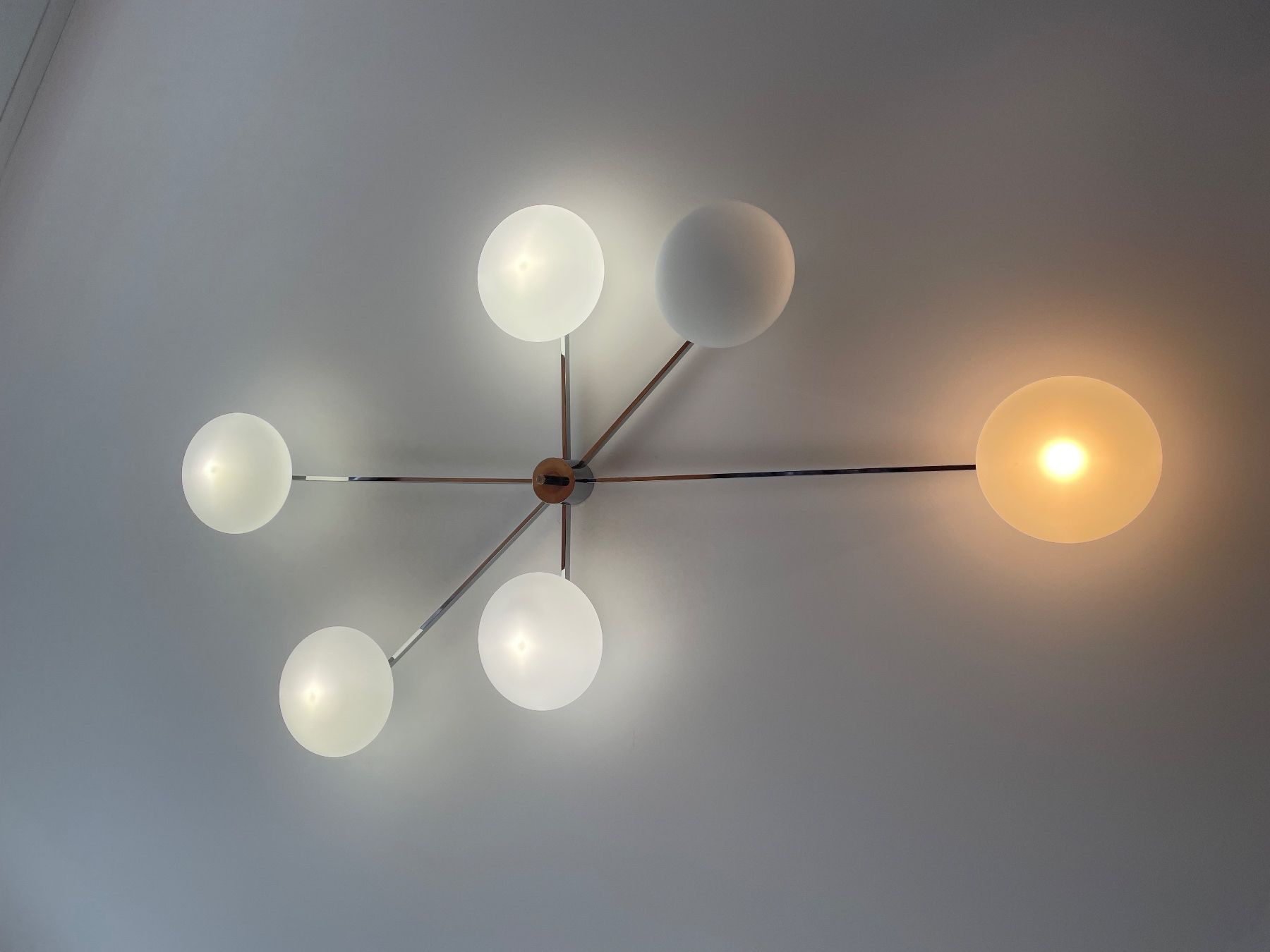 Kronleuchter & Deckenlampen: Design Deckenleuchte Angelo Lelli Stil mit Glaskugeln – Gebraucht aus Neuchâtel von BeatriceThierry 5