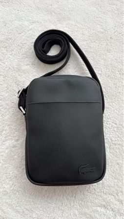 Elegante Lacoste Umhängetasche, Schwarz - Top Zustand!