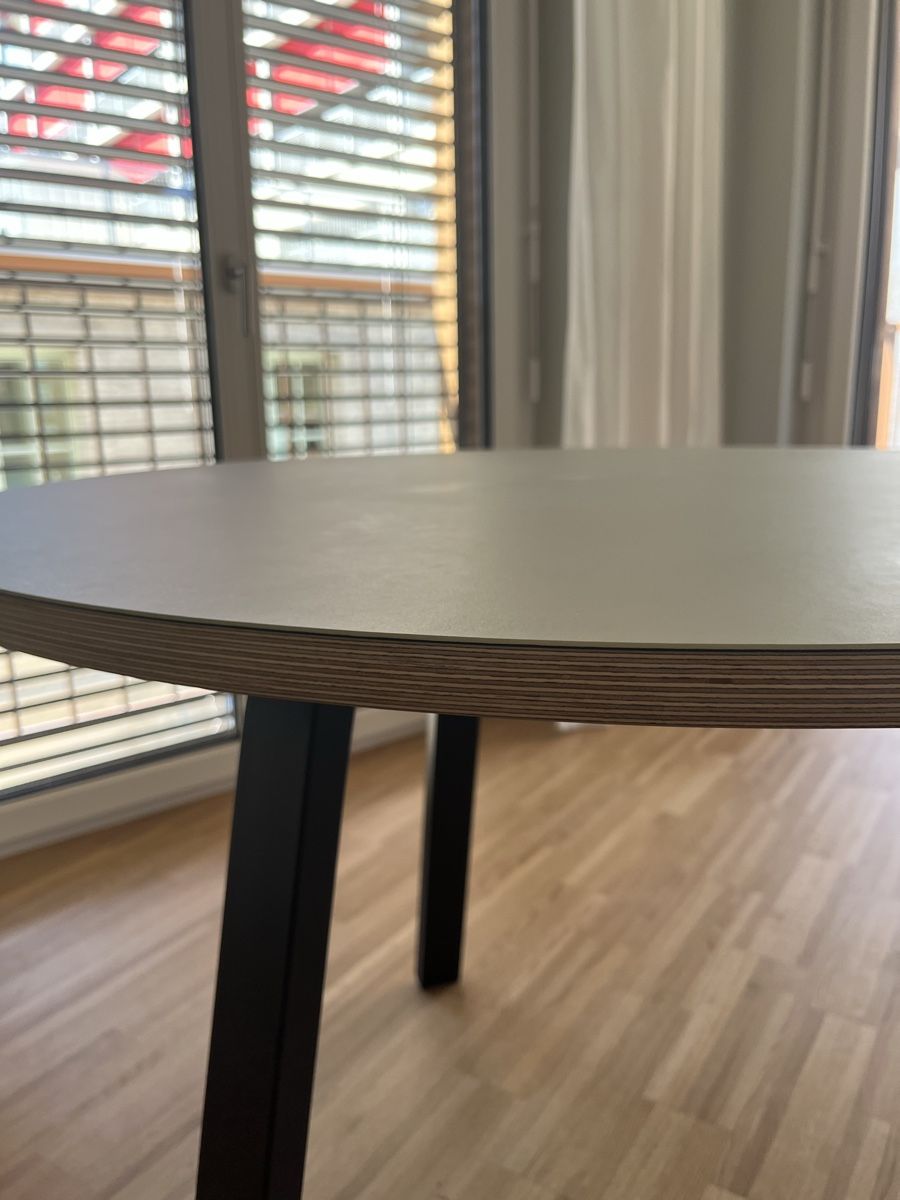Tavoli: FAUST Linoleum Tisch rund – 100cm Durchmesser – Usato da Aarau venduto da Riegel 2