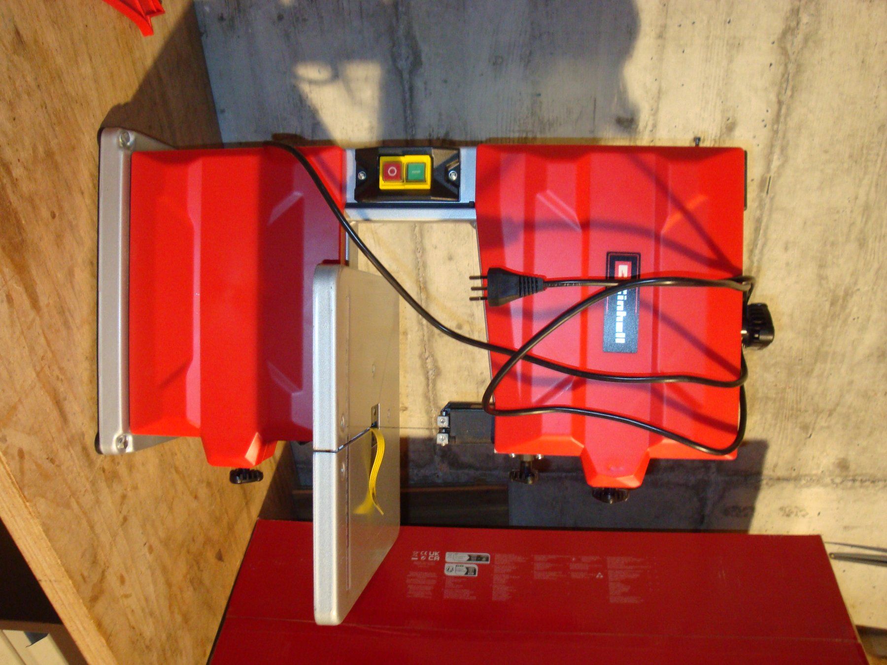 Einhell Scies: BANDSÄGE EINHELL TC SB 200-1 – D'occasion à escholzmatt par nicole062 2