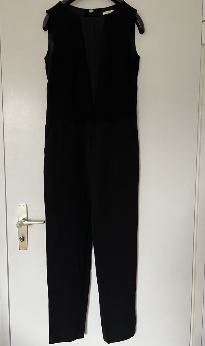 Maje Tute: MAJE Elegant Black Jumpsuit – Nuovo e nell'imballaggio originale da Lugano venduto da p24_tzb2