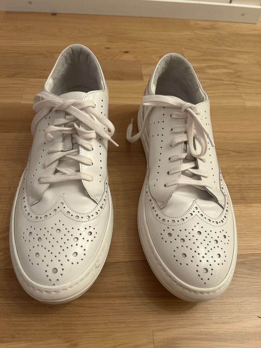 Herrenschuhe: weisse Business Schuhe Grösse 44 – Gebraucht aus Wil SG von sab_vl6q