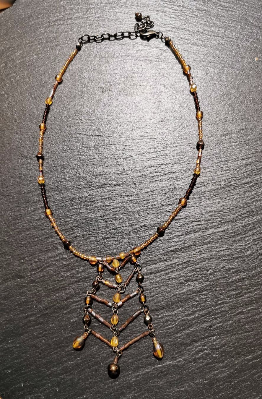Colliers: Collier laiton et perles irisées – Neuf (Voir description) à Veyrier par Leilazizou 1