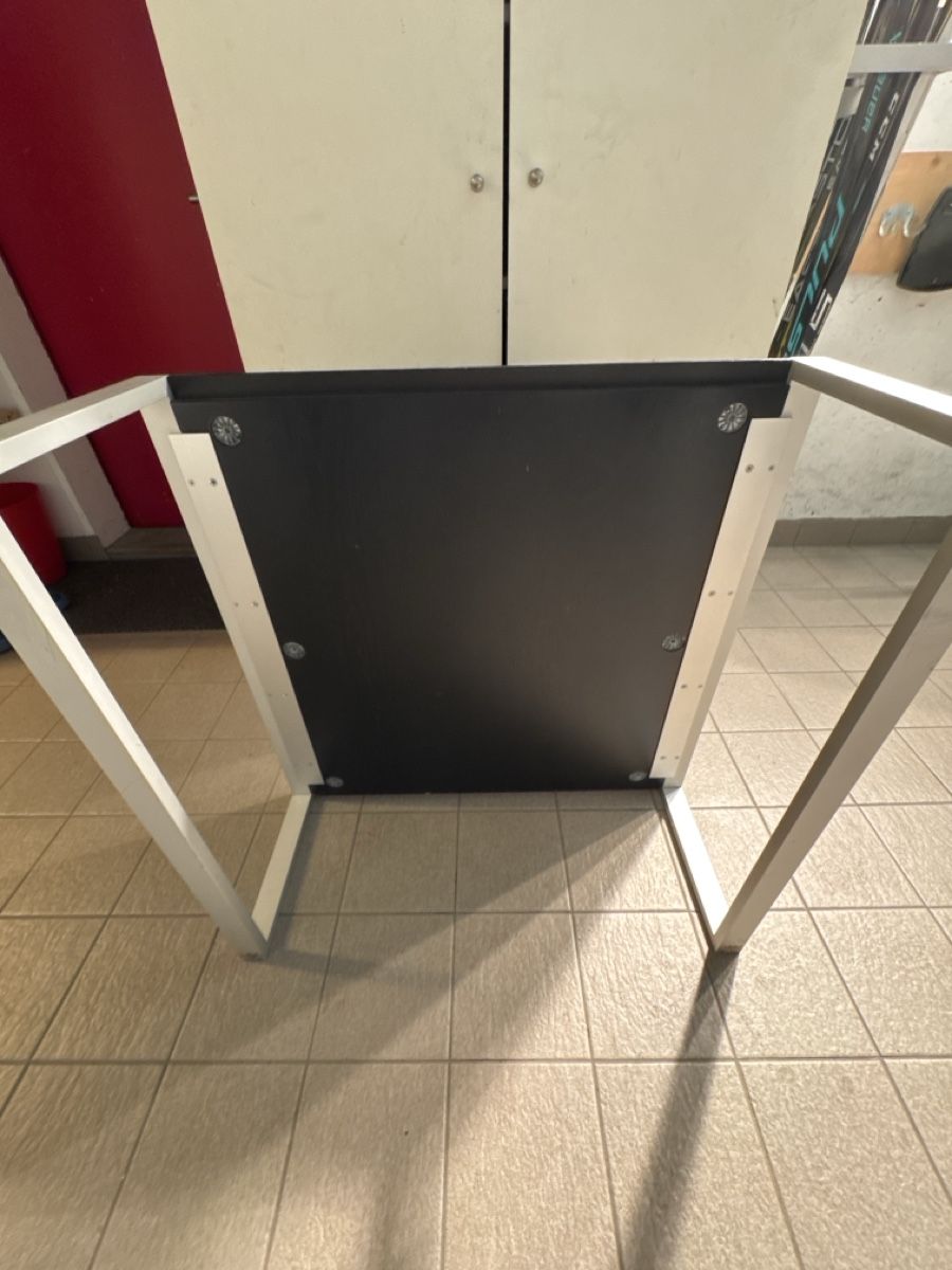 Tables: Table basse de salon  – D'occasion à La Tour-de-Trême par emi_m9cs