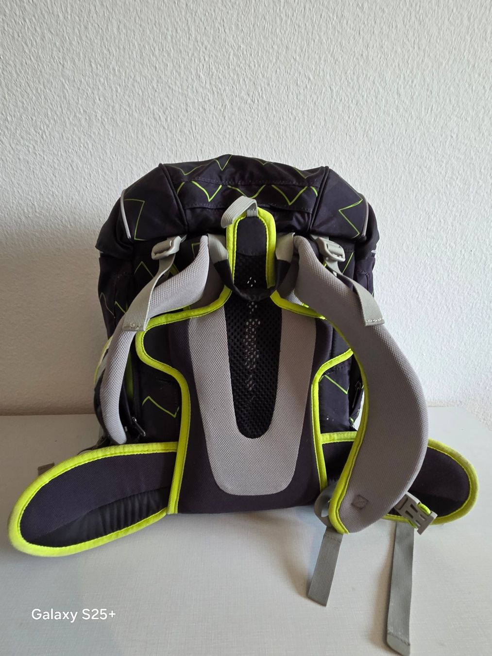 Borse & Zaini: ergobag Rucksack und Etui dunkles Muster guter Zustand – Usato da Winterthur venduto da Domsta 1