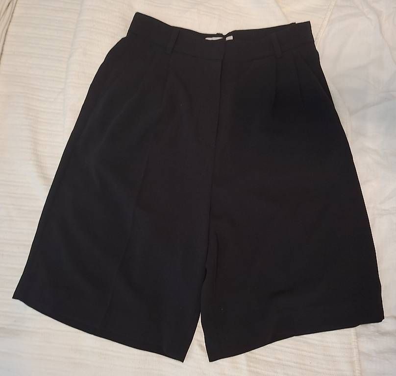 Lots de vêtements: 4x Shorts  Sommer-Set - Grösse 38 – D'occasion à Affoltern am Albis par Feather 2