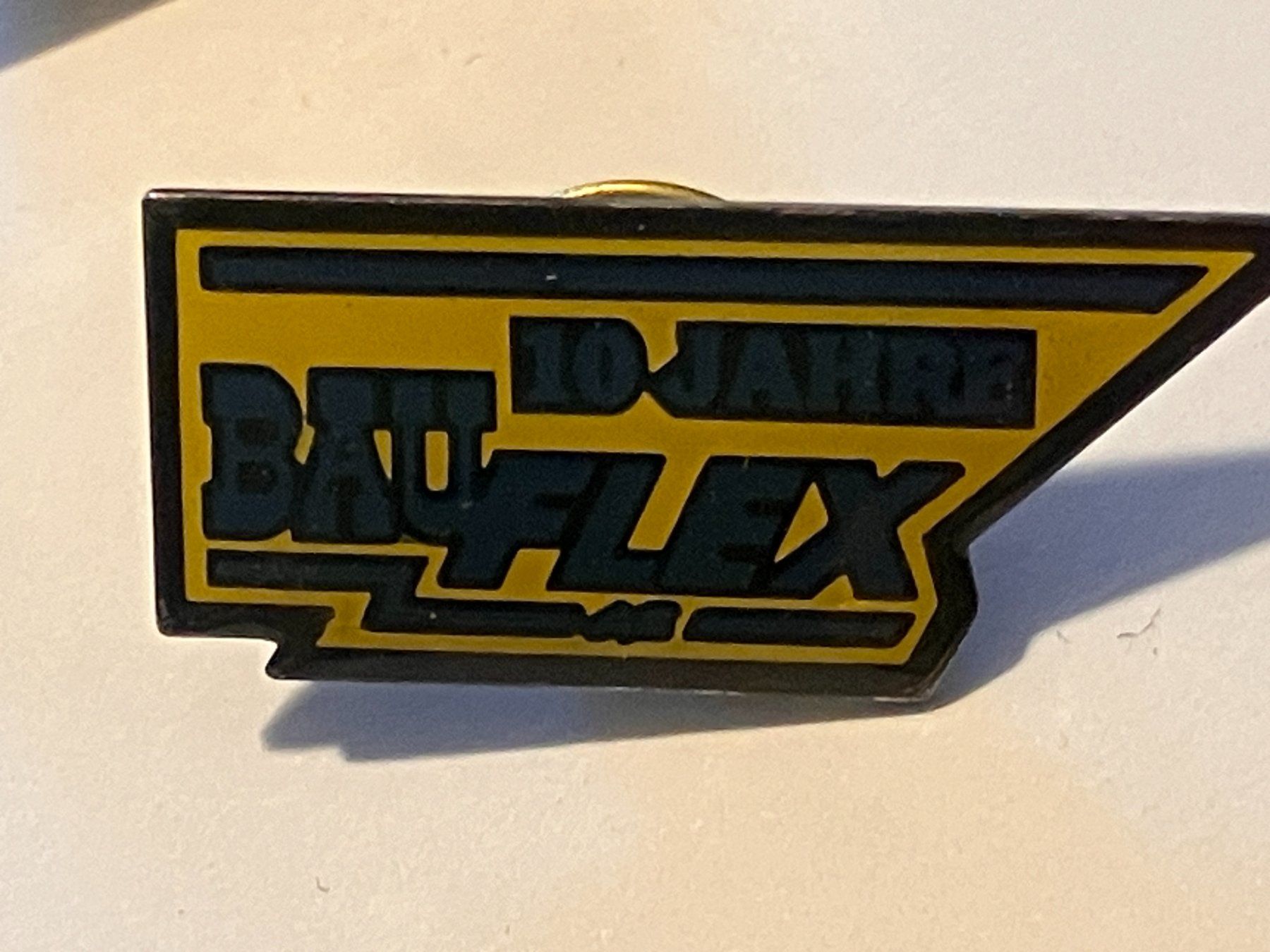 Placchette & Badge: 1 Pin Bau Flex – Usato da Basel venduto da djwwpp