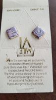 Handgefertigte Keramikohrstecker, lila-weiss