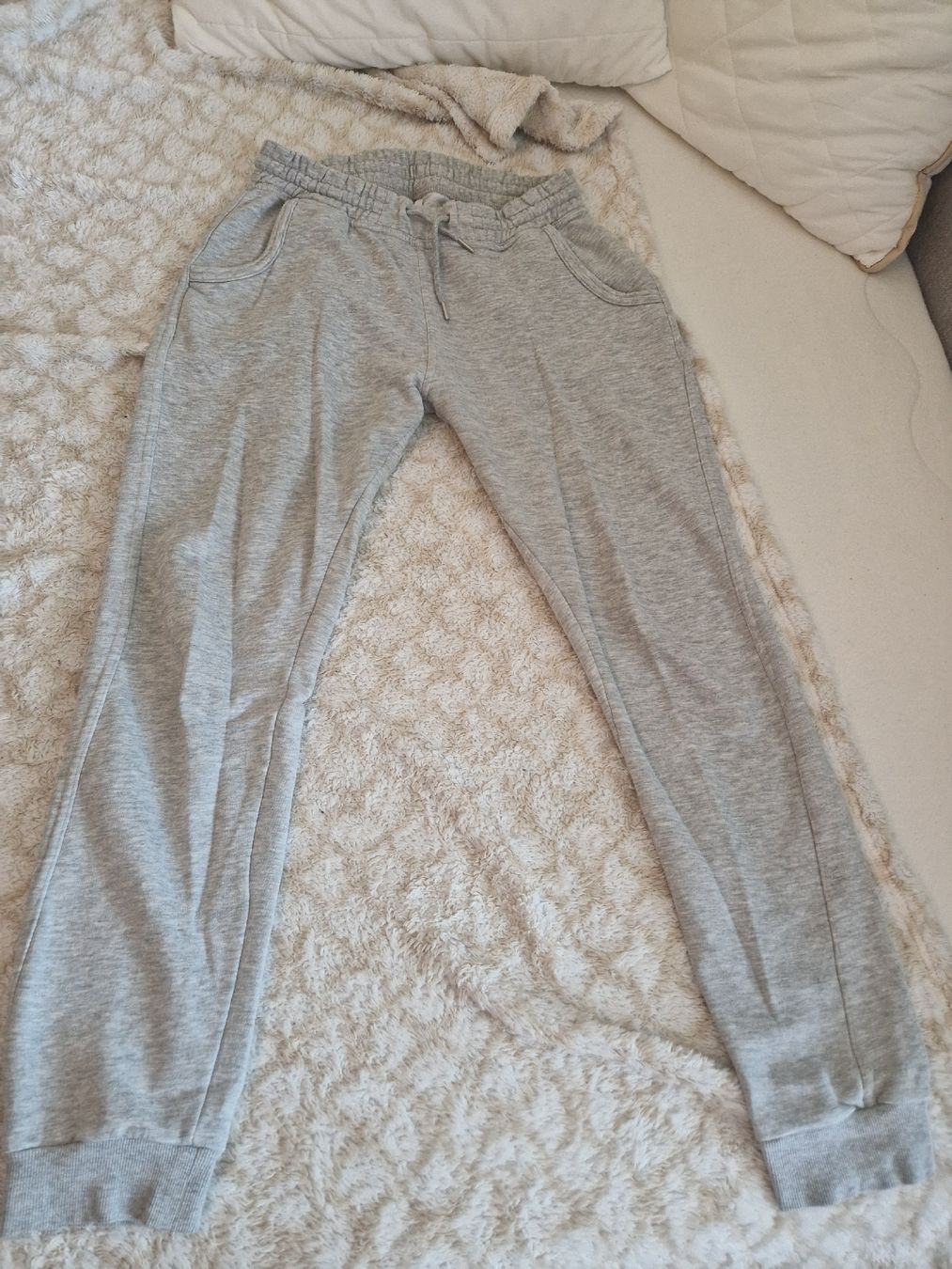 Kleiderpakete: Coole Jogginghose/Freizeithose,  Top Zustand! – Gebraucht aus Ebikon von kov_9vqb 2
