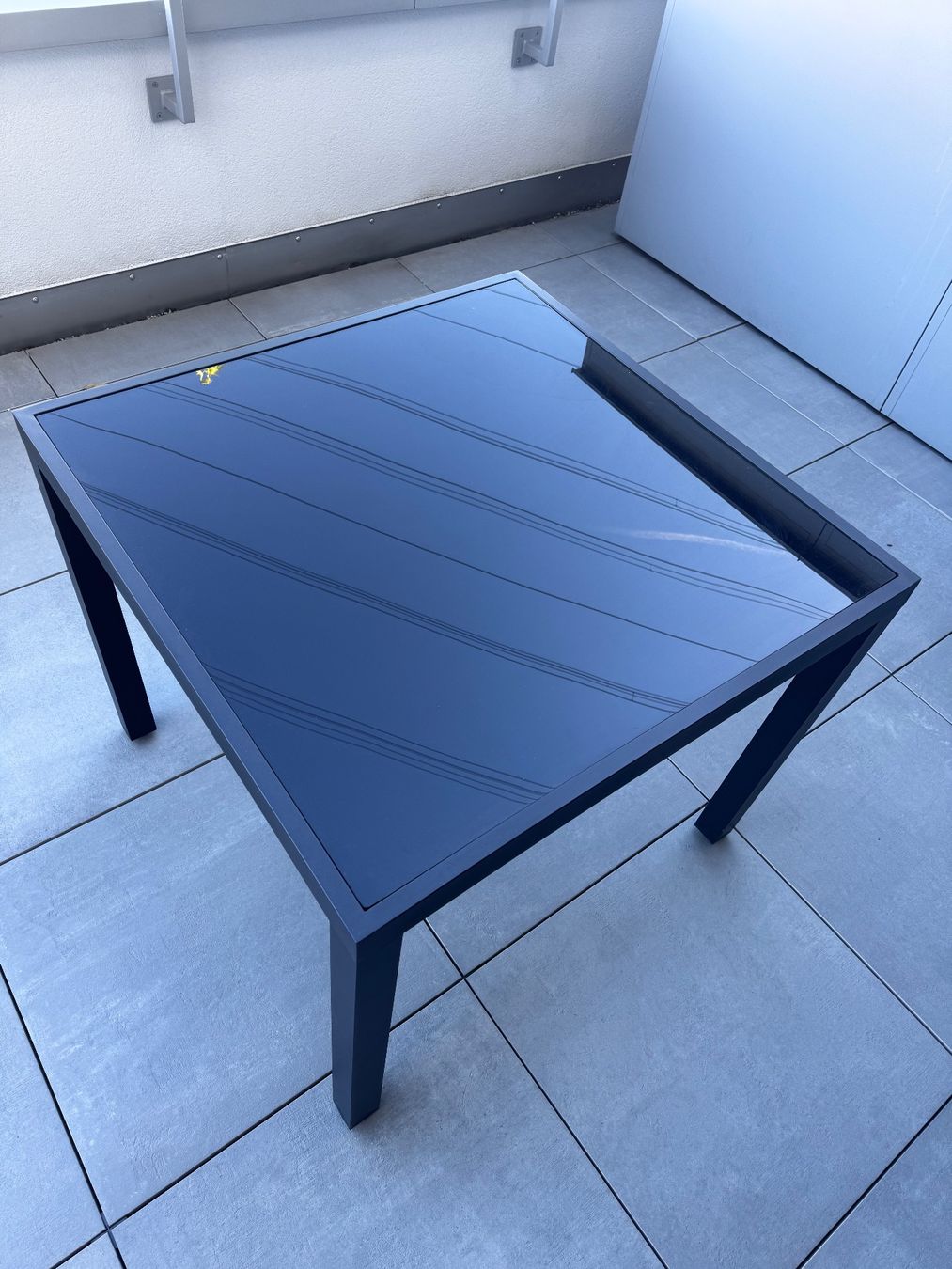 Tavoli: Balkon Tisch Aluminium mit schwarzem Glas – Nuovo (secondo la descrizione) da Schmerikon venduto da Adrianka55 2