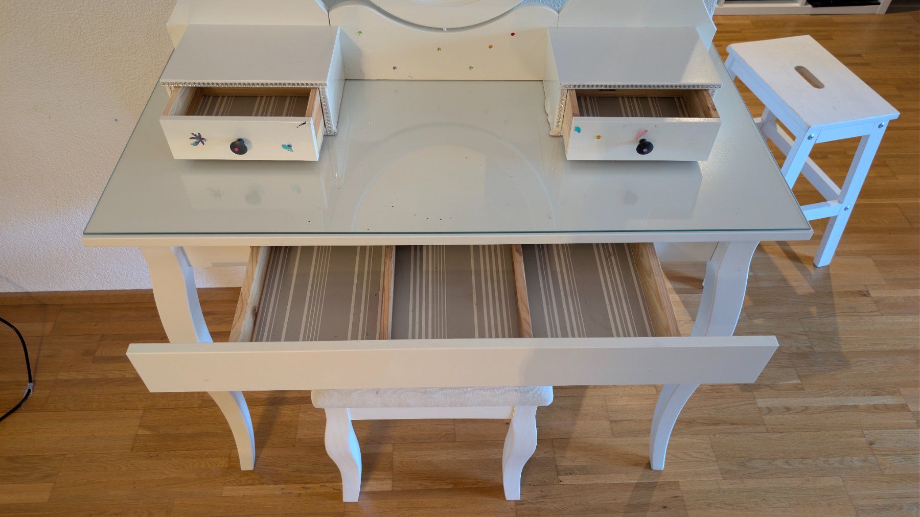 Schminktische: Schmincktisch – Gebraucht aus Winterthur von rob_27dm 2