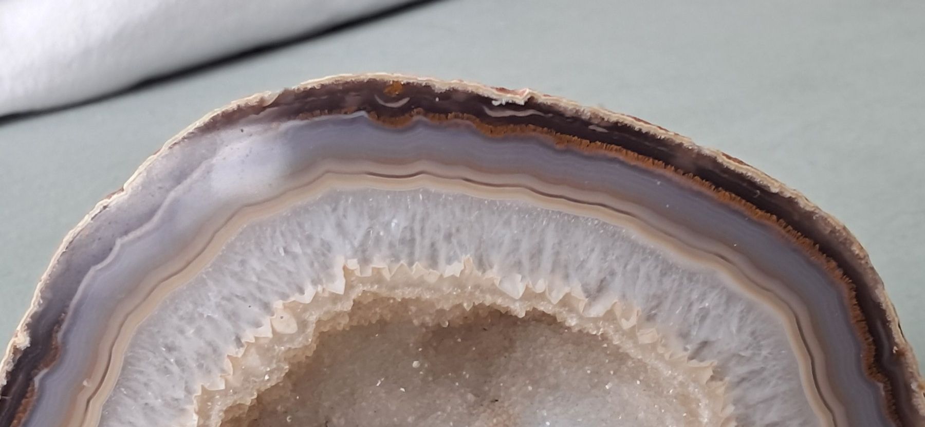 Minerali & Pietre curative: Weiss beige grauer Achat-Geode, 14.5 cm breit – Usato da Chur venduto da Okapi77 5