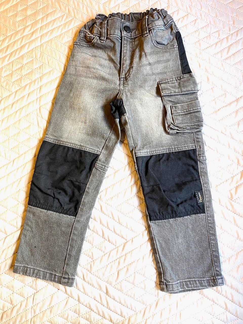 Pantalons: Kinder Cargo Freizeithose in Gr. 110, neu – D'occasion à Uster par ros_pym8