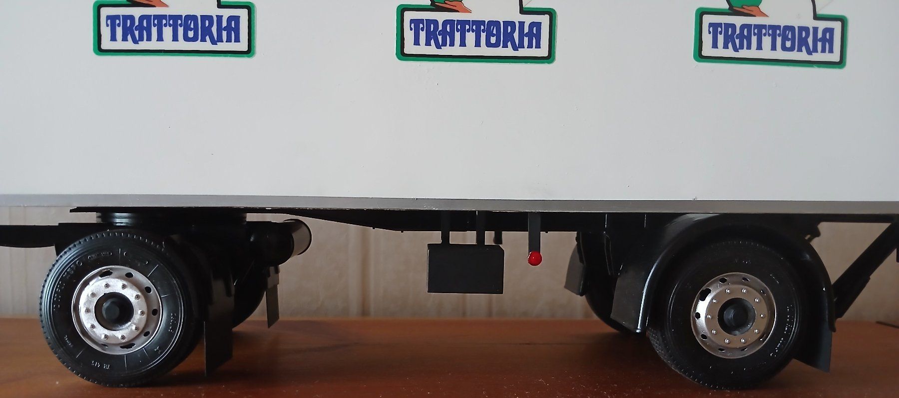 Kits de montage: Lkw Modell im Masstab 1:25 – D'occasion à Huttwil par mos_cg99 6