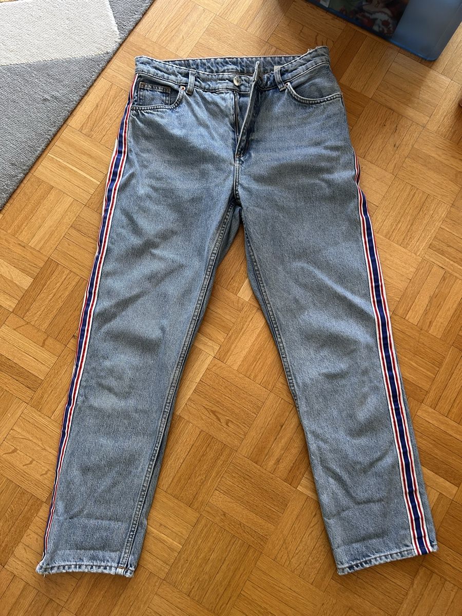 Monki Jeans: Monki Jeans mit Streife , Gr. 30 – Usato da Zürich venduto da olivia_oh_dear