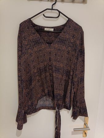 Elegante Damenbluse mit Muster, Grösse 44, Herbst-Look🍂