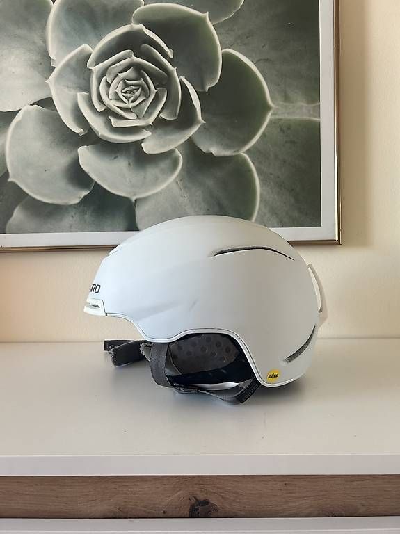 Caschi: Giro Helm weiss – Usato da Winterthur venduto da kayleighosswald