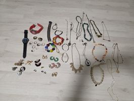 Schmuck Konvolut Uhren Ketten Ringe diverse Materialien