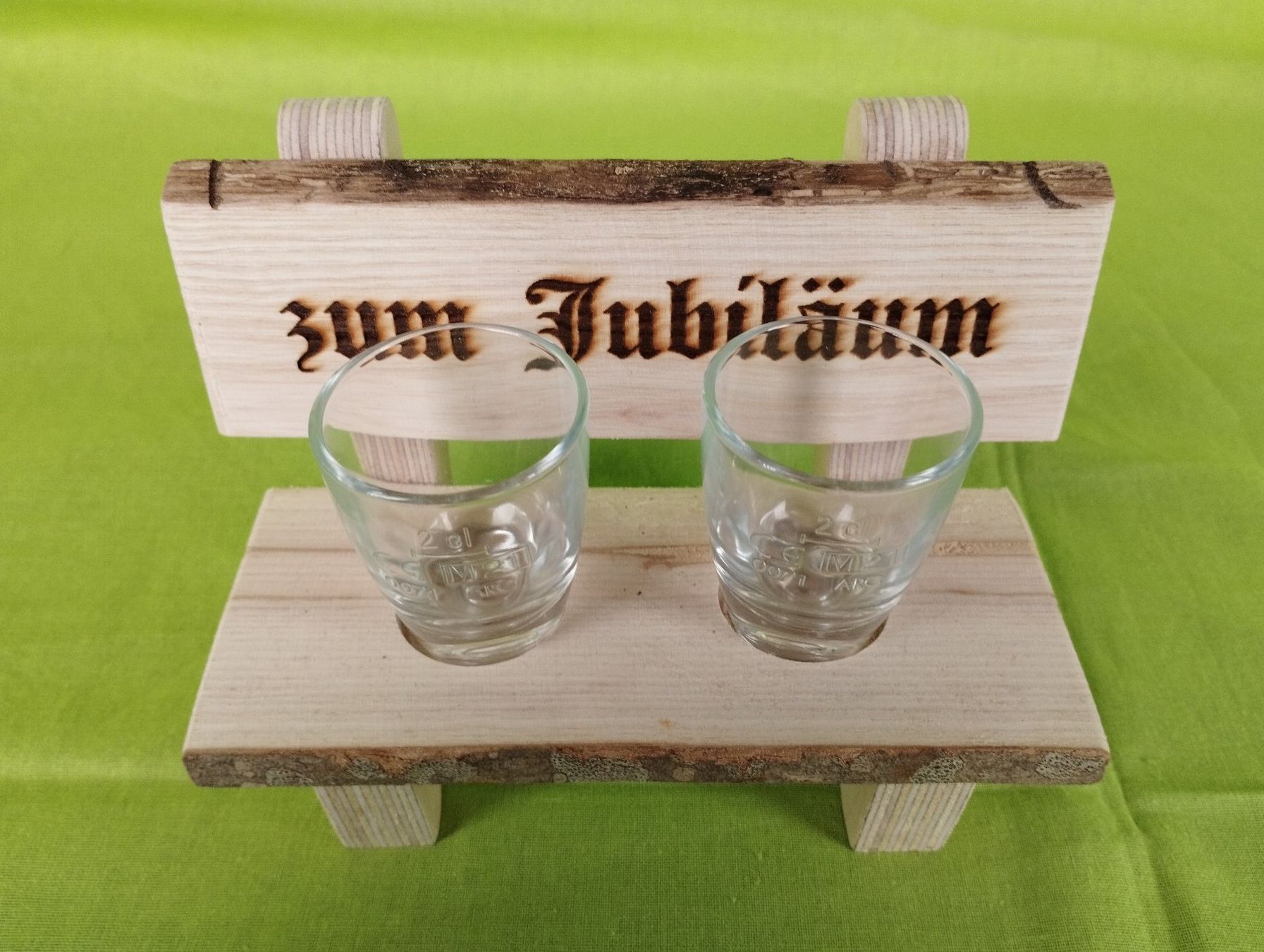 Tutte le decorazioni: Holzbank "Jubiläum" - VIERZACK – Nuovo (secondo la descrizione) da Schübelbach venduto da Restwert_Schubelbach