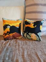 Duo de coussins neufs canevas vintage chevaux seventies