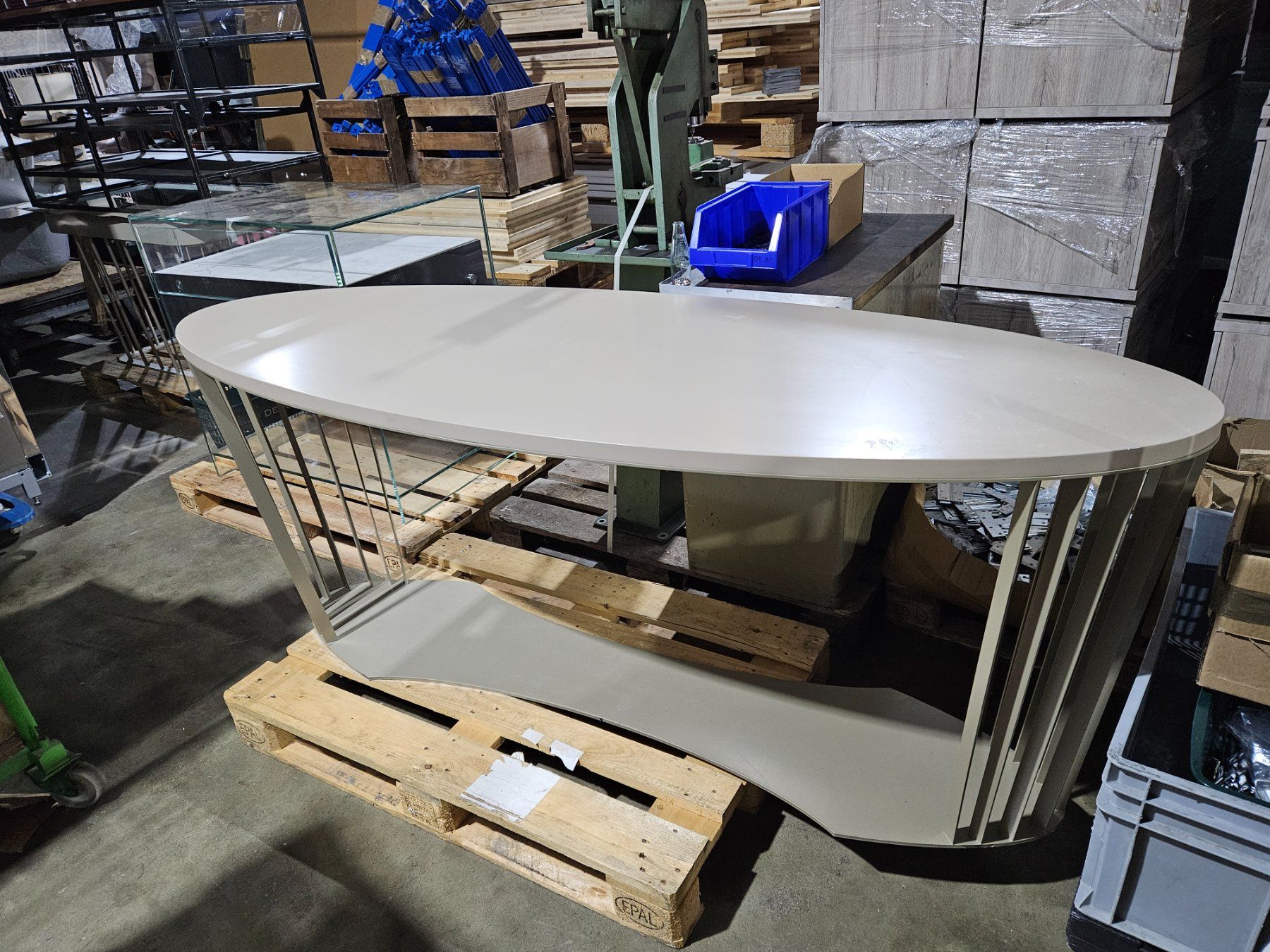 Tavoli: Ovaler Metall- Holztisch – Nuovo (secondo la descrizione) da Oberstammheim venduto da Dachs28 2