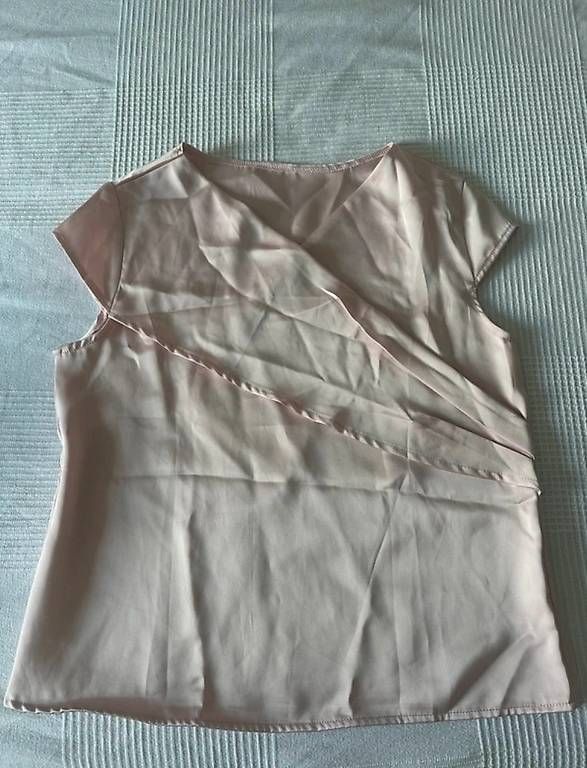 Blusen: Elegante rosa Wickelbluse – Neu und originalverpackt aus Balsthal von nlo_wg7q