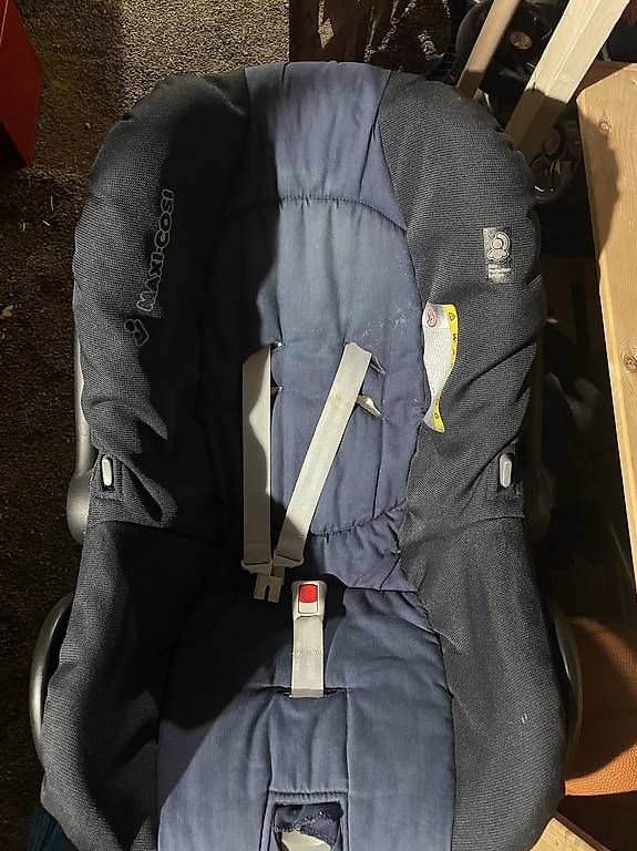 Sièges auto: Kindersitz bis 10kg – D'occasion à luzern par Velotin873