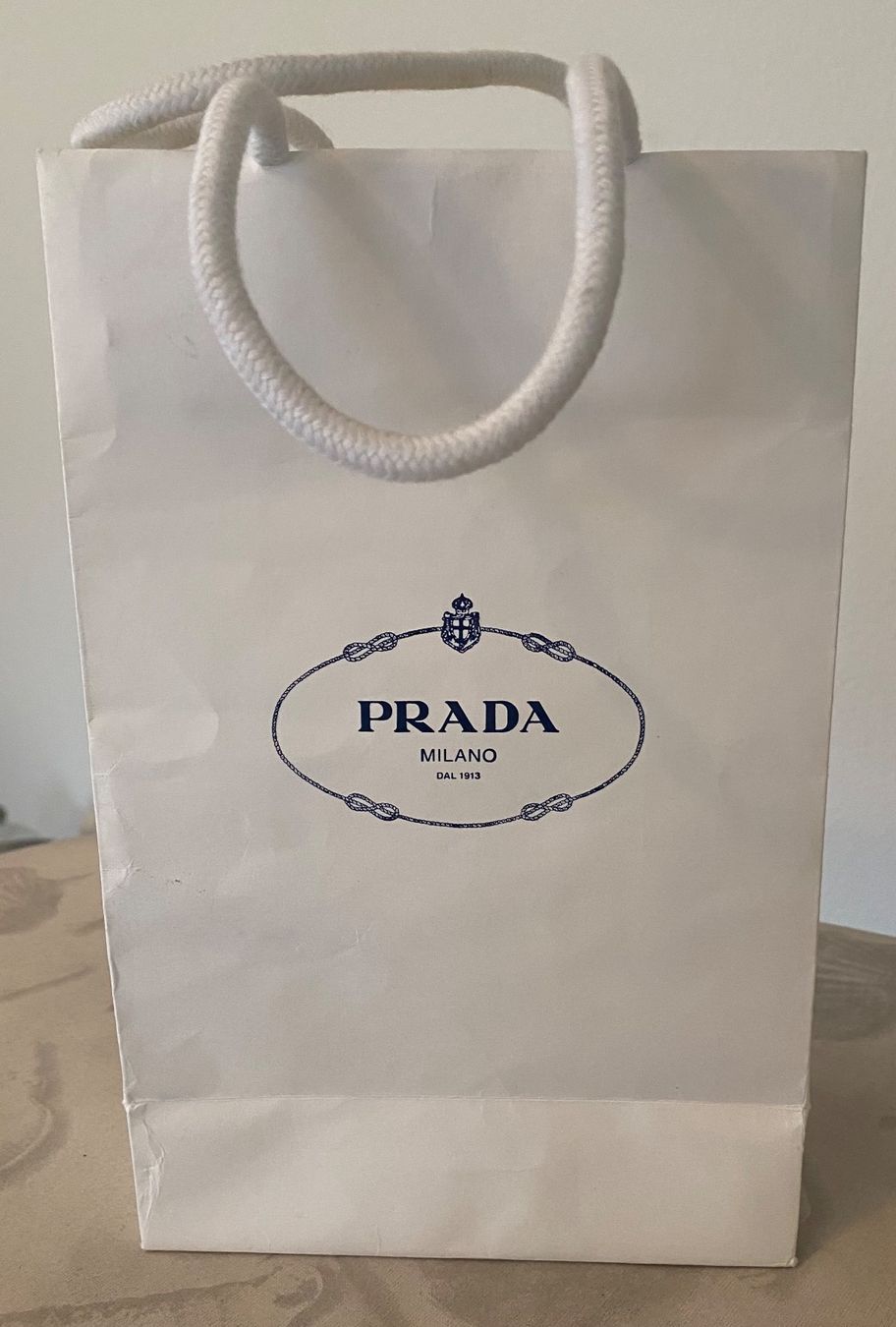 Altri gioielli: 1 Tüte von Prada – Usato da Zürich venduto da Maria2021