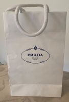 1 Tüte von Prada