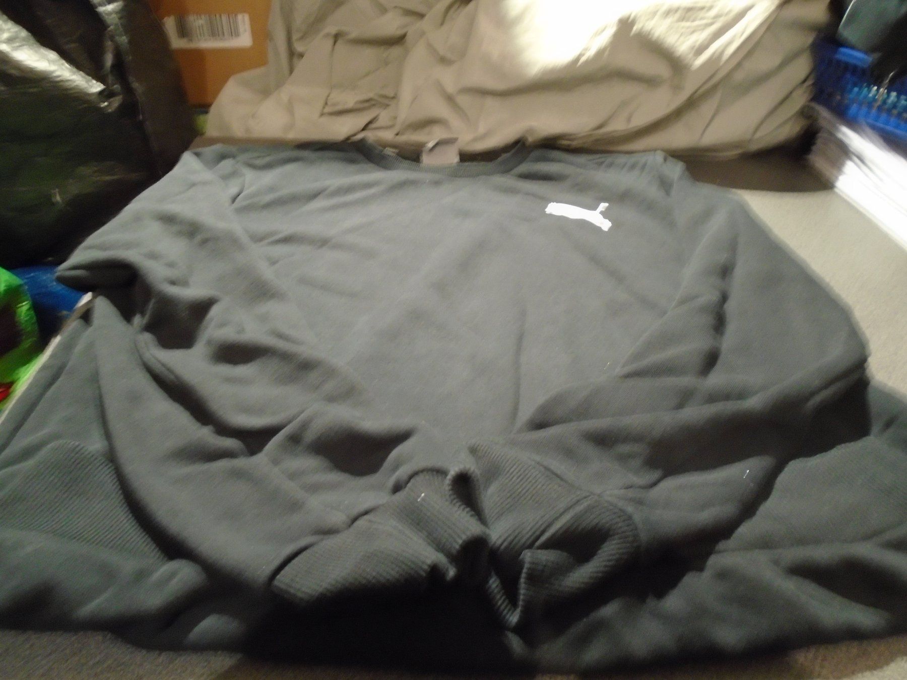 Puma Pulls & Sweat-shirts: Pullover Grösse 44/46, Puma, schwarz – D'occasion à Zürich par Motzkuh 1