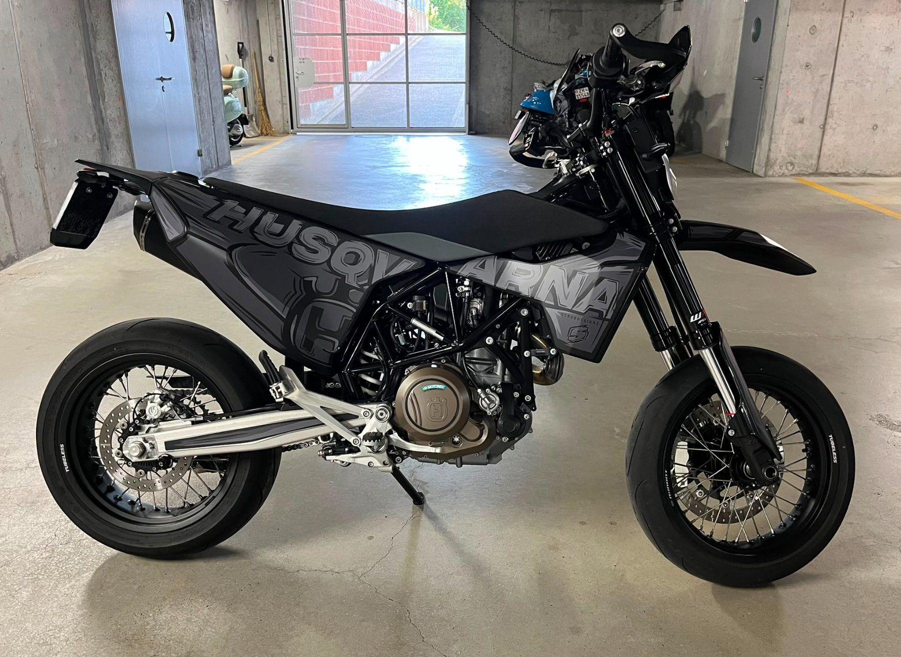 Husqvarna Strasse: Husqvarna 701 Supermoto – Neu (gemäss Beschreibung) aus Fällanden von Krisch187
