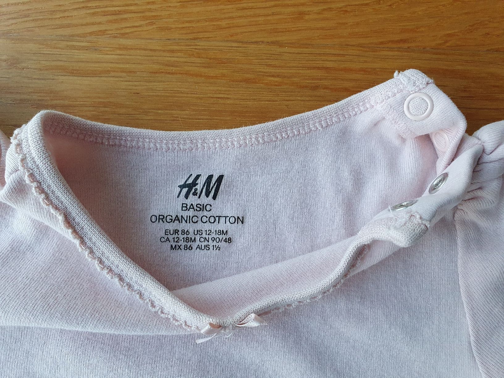 H&M Lotti & Set di vestiti: H&M Body, Gr. 86, rosa, Kurzarm – Usato da Einigen venduto da thundermother 2