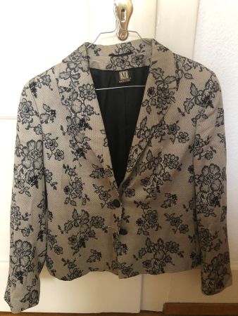 Madeleine Damen Jacke Grösse 40 mit floralem Muster
