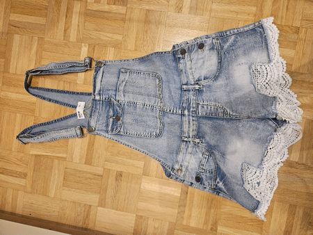Salopette courte en jean avec dentelle bleu taille M