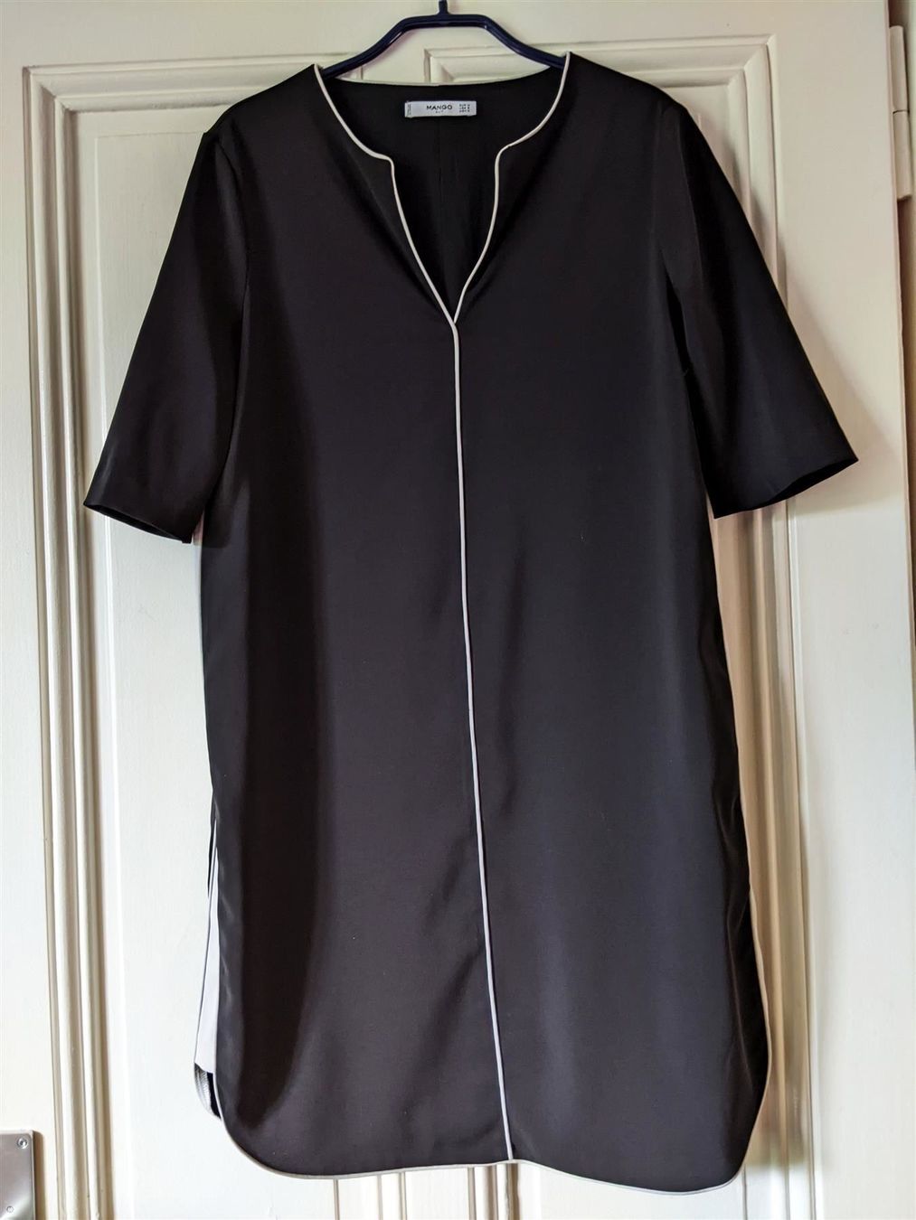 Mango Vestiti: MANGO : Robe graphique noire-crème M – Nuovo (secondo la descrizione) da Petit-Lancy venduto da lilycerise