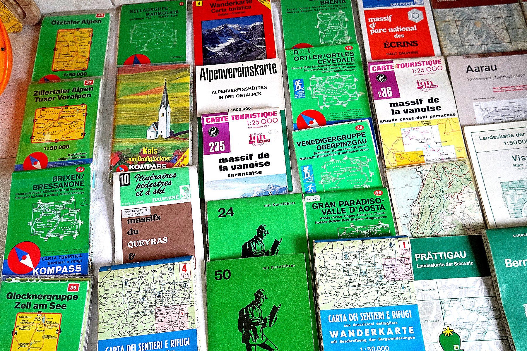 Landkarten & Atlanten: Wanderkarten, Geografischekarten, Sammlung – Gebraucht aus Baar von 2cvbaar 1