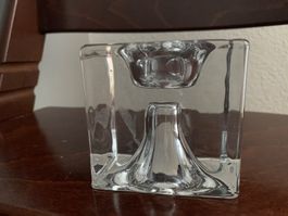Wunderschöner Teelicht Halter aus massivem Glas