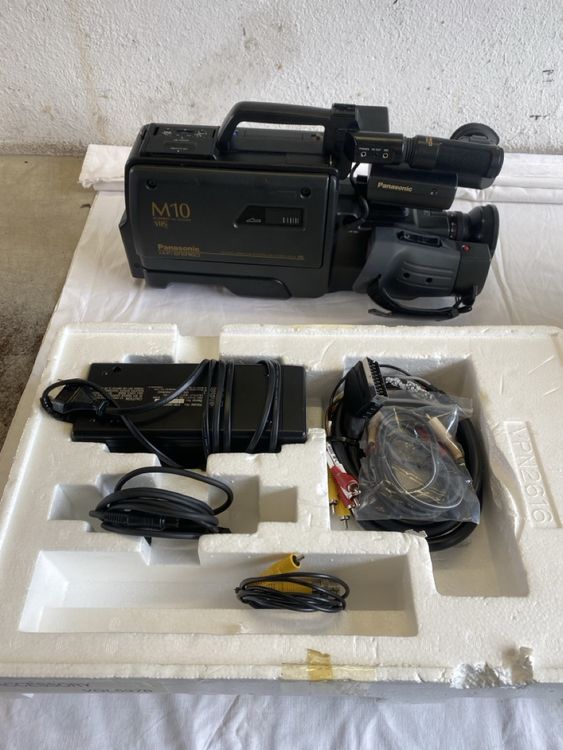 Panasonic M10 VHS Videokamera Retro Vintage Camcorder OVP