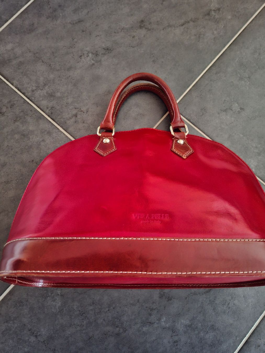 Vera Pelle Borse da donna: Schicke Ledertasche - Farbe rot – Nuovo (secondo la descrizione) da Hombrechtikon venduto da hom_jp68 3